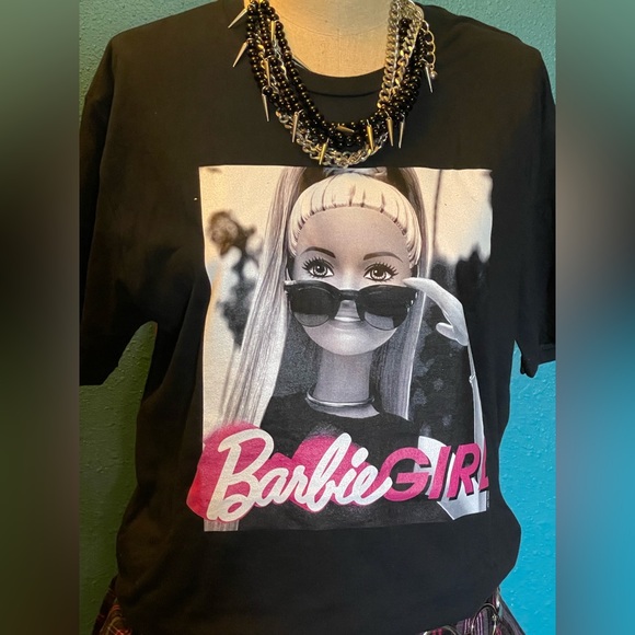 🖤Barbie GIRL💖 Black Short Sleeve Tee NWOT Women’s Size M - Picture 2 of 5